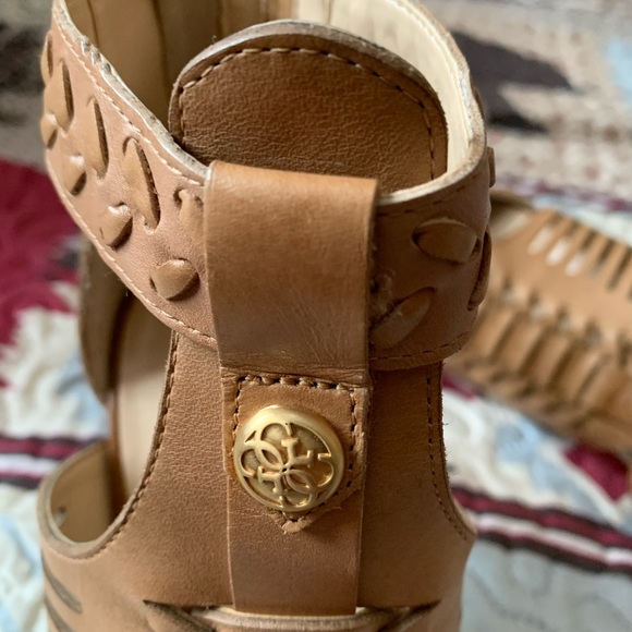 Guess strappy heels, peep toe, gladiator style, US 7, EUC, camel, sexy, neutral - Picture 8 of 12